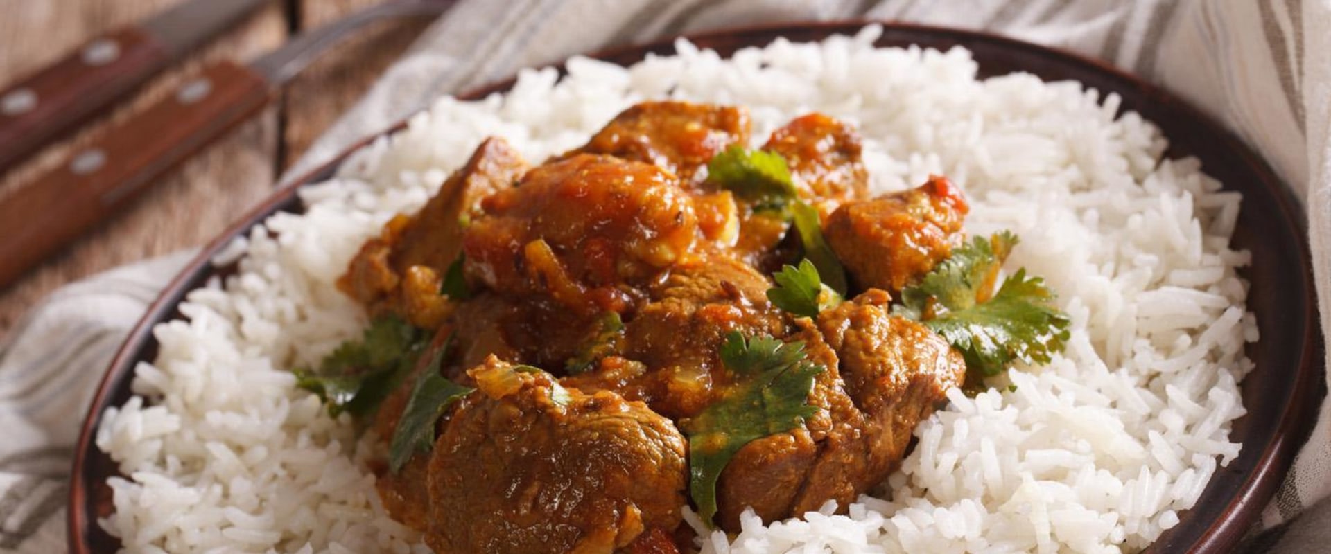 Rice & Spice Takeaway Restaurant: An Overview
